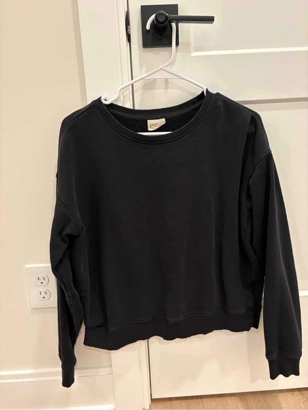 Pact Organic Cotton Black Crew Size Meidum - Picture 2 of 8